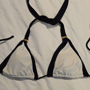 Vix Black and White Triangle Bikini Top